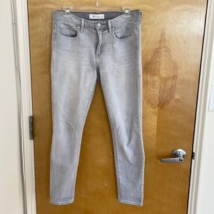 Gray Gap skinny jeans - Like New!